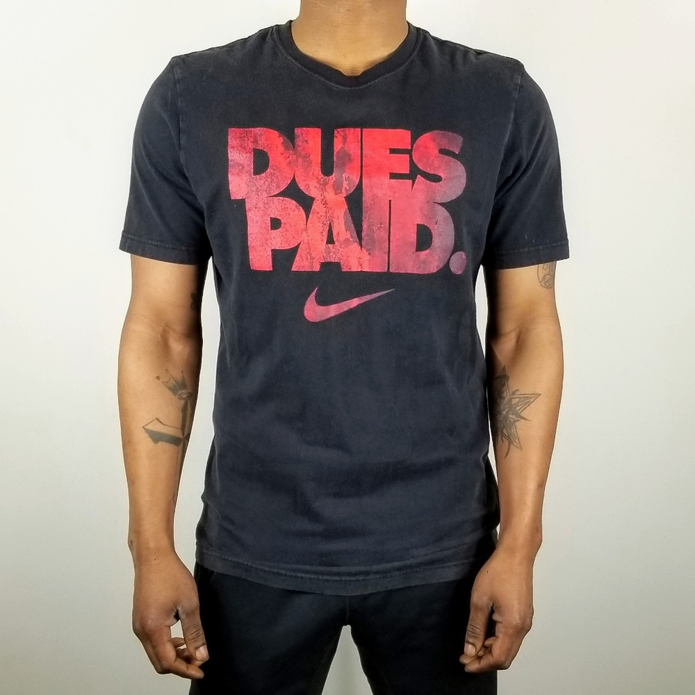 Nike men's black graphic tee short sleeve